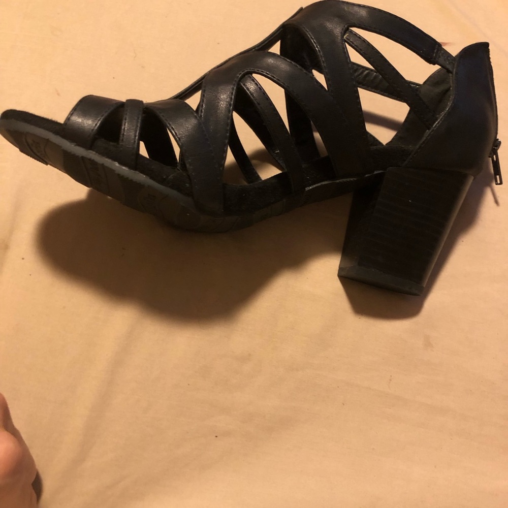 Women’s size 11 easy spirit heeled sandal